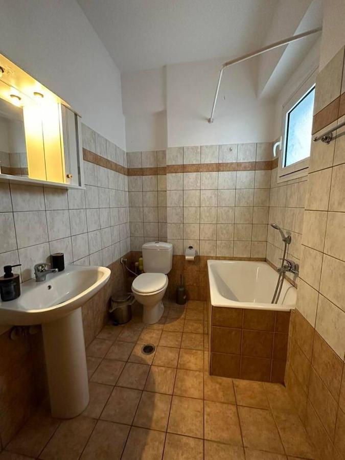 Central Appartment 2 With Parking Лариса Екстер'єр фото